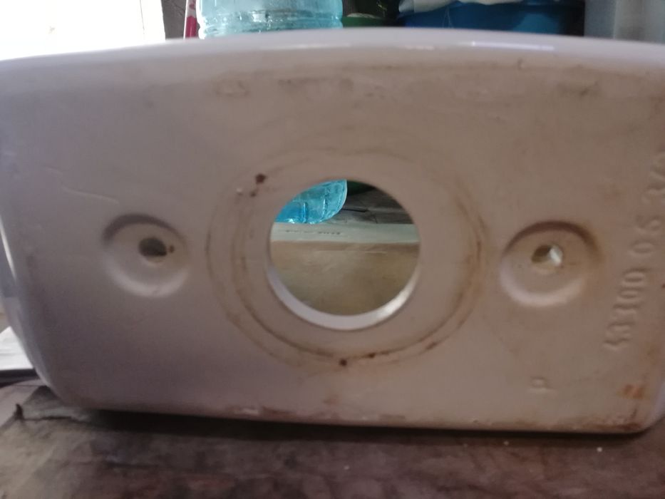 Tanque em loiça /autoclismo