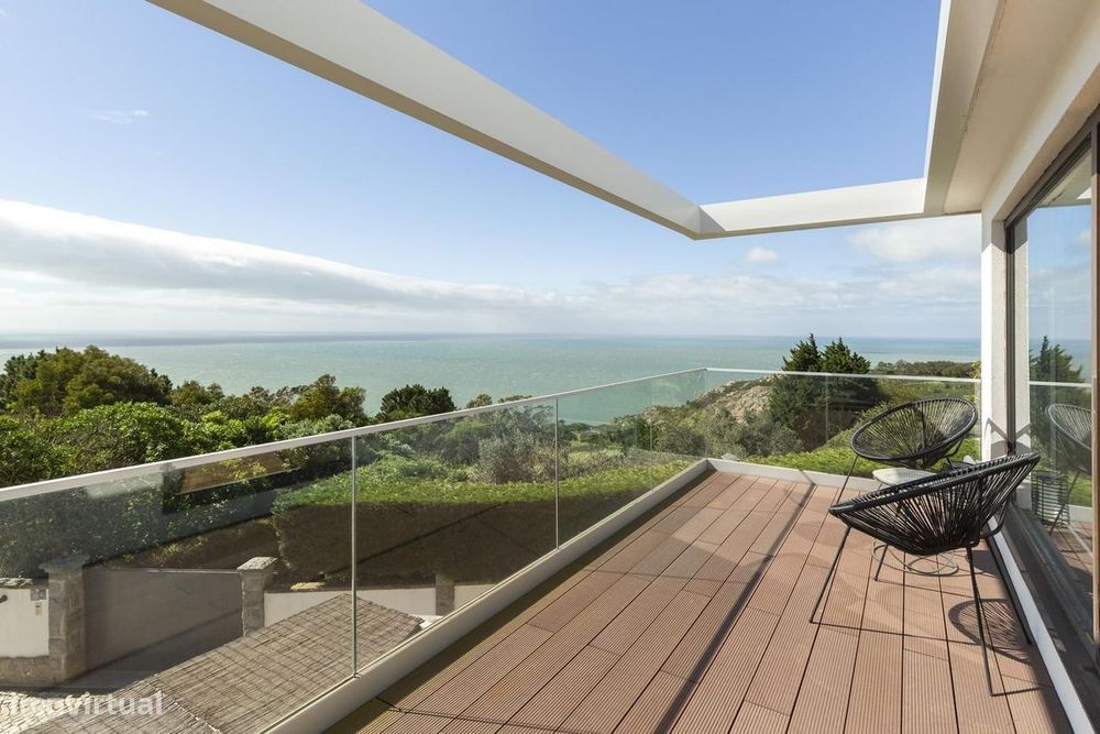 Moradia T3 + 1 com piscina, Biscaia, Cascais