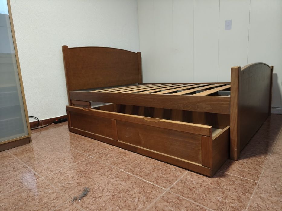 Cama de casal ( sem colchão)