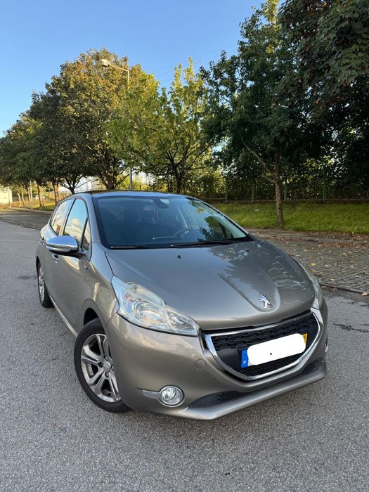 Peugoet 208, económico em ótimo estado