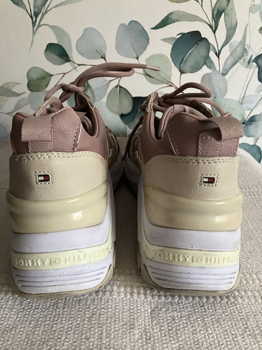 Tommy Hilfiger sneakersy damskie wiazane roz.39