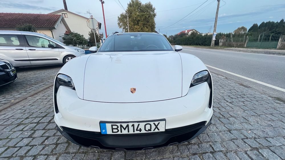 Porsche Taycan Cross Turismo 4