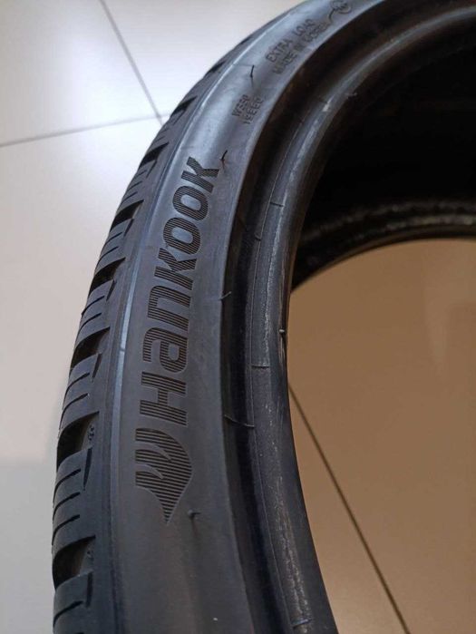 Пара шин б/у 225/35R19 88W Hankook Winter i*cept evo3