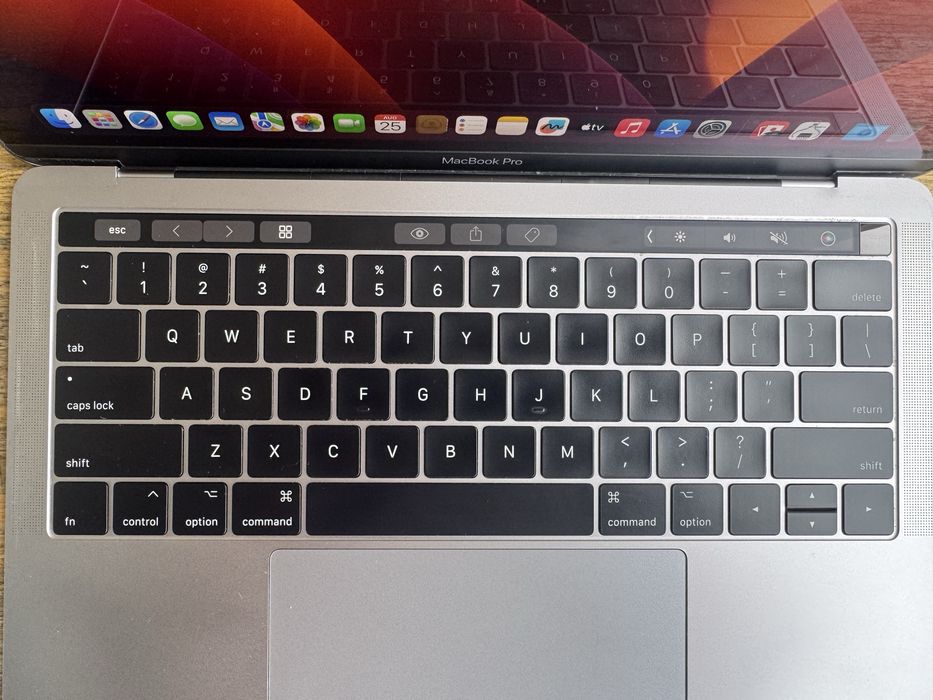 Macbook pro 13" Touchbar | 256 SSD | 8GB RAM | Core i5