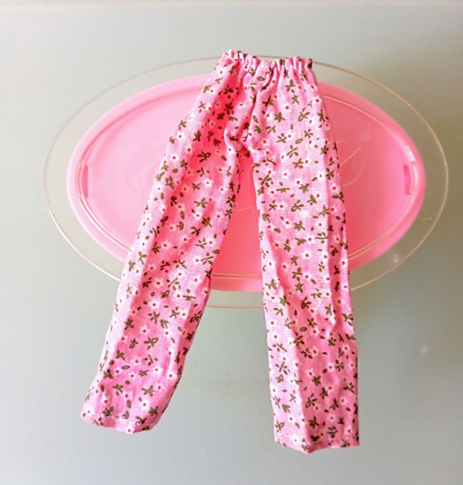 Barbie vários estilos de calças .