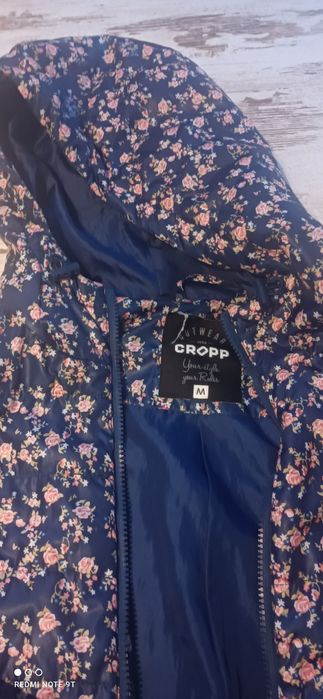 Kurtka w kwiaty jesienna