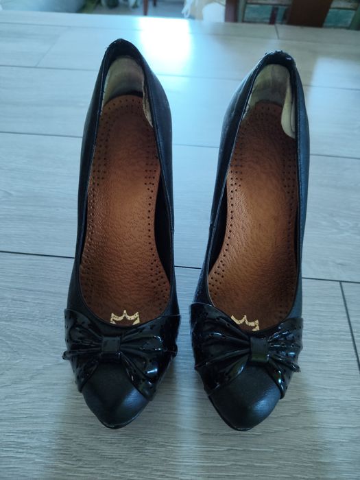 Czarne szpilki 39
