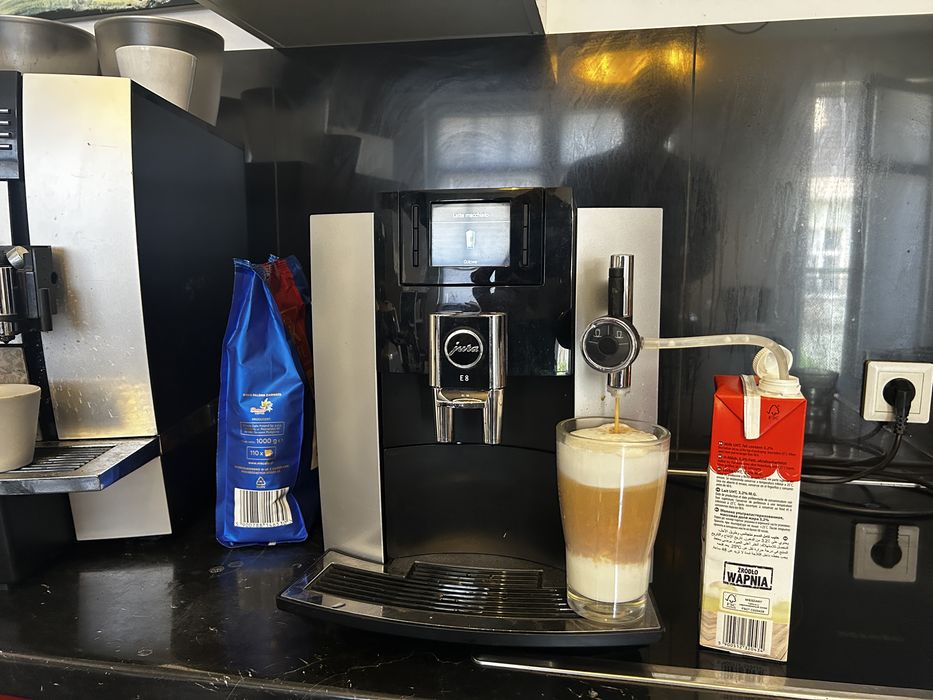 Ekspres Jura E8 Platin One Touch ,Aroma +,P.E.P