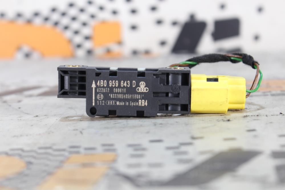 Sensor de impacto AUDI A3 (8P1)