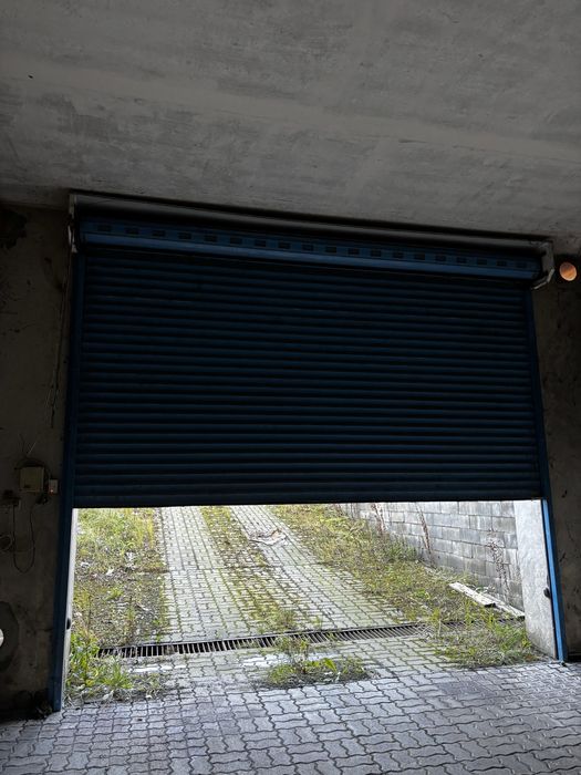 Wynajmę duży podziemny garaż