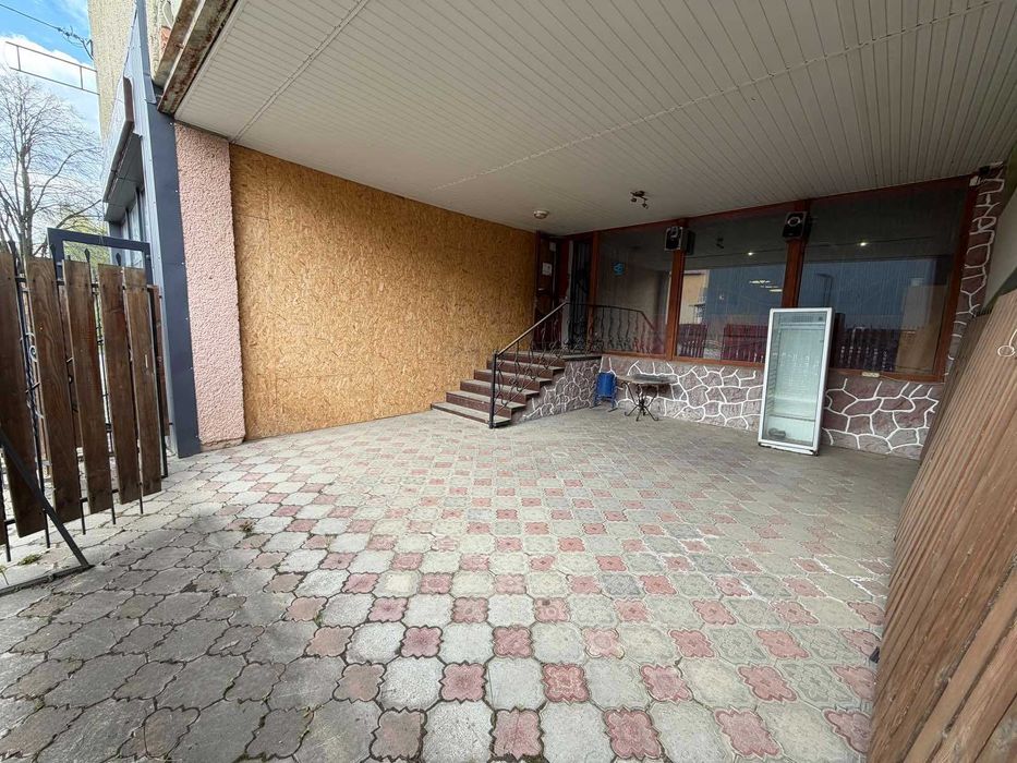 Продаж фасадного приміщення, Сам центр, у м. Стебник!