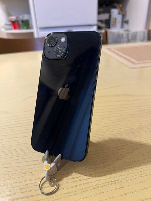 Iphone 13 темно синій