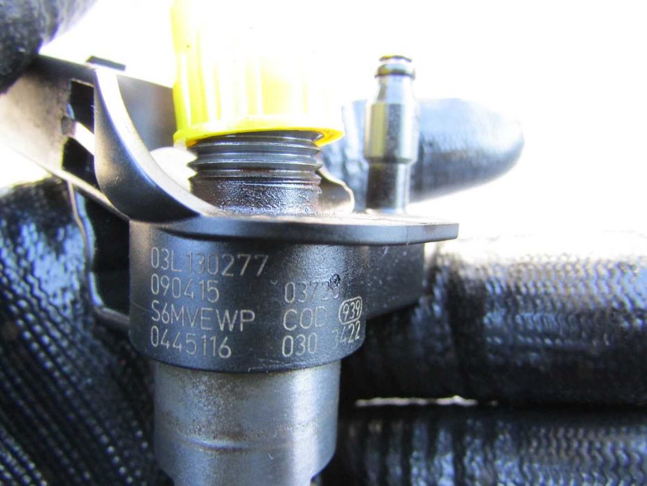 Wtryskiwacze wtryskiwacz audi A4 B8 2.0 tdi CAH