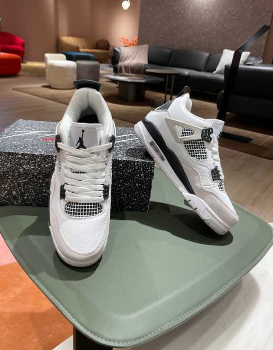 Air Jordan 4 Retro Military Black R.39