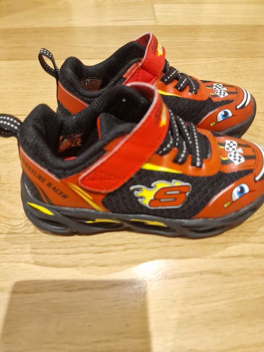 3 pares de Sapatilhas adidas e skechers