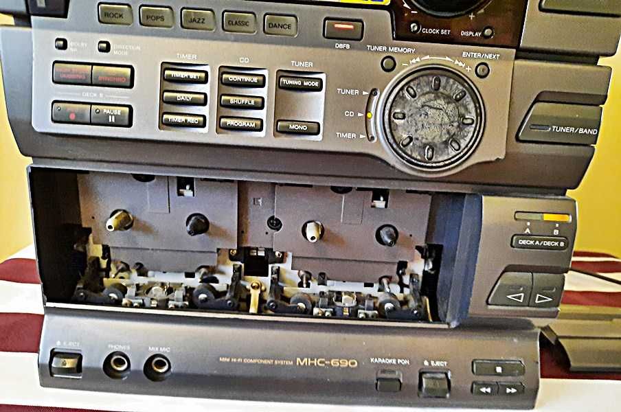 Wieża Sony  model HCD-H690 - uszkodzona