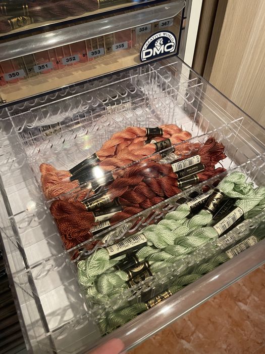 Móvel Linhas DMC Perlé 5 (tem exatamente 750 meadas)