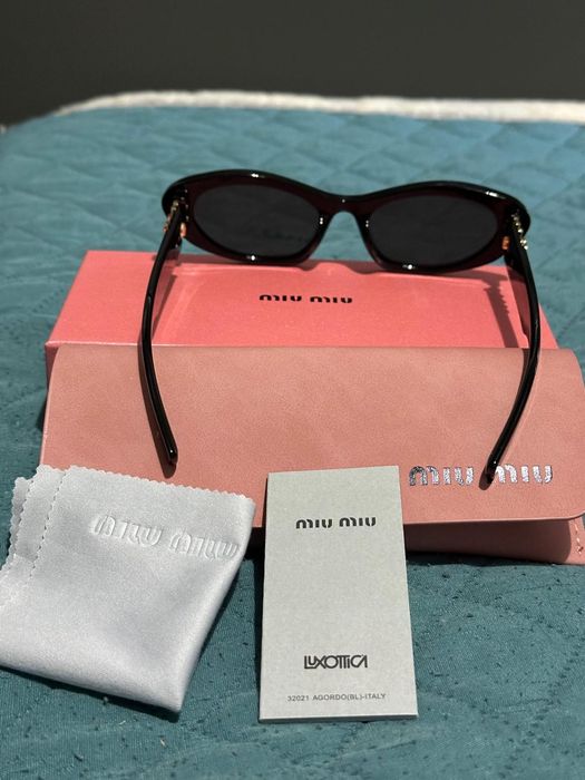 Oculos de sol com caixa