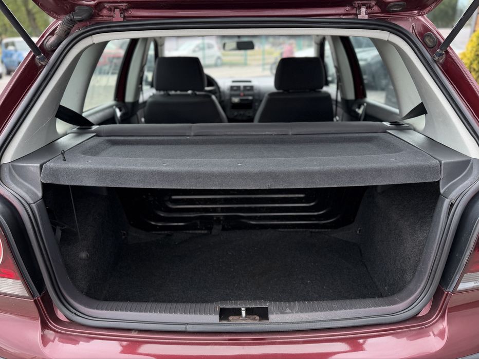 VOLKSWAGEN POLO 2007 року, 1.4 бензин, механіка, передній привід.