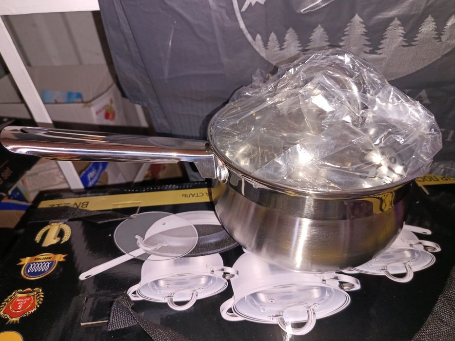 Каструлі   різні