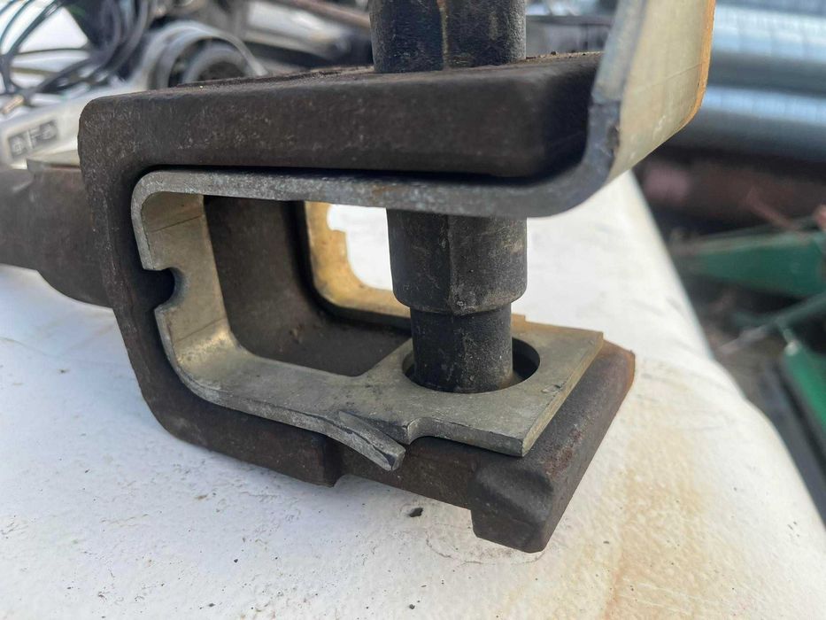 Hak zaczep przedni DAF