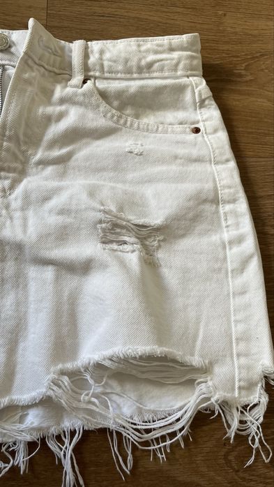 Saia Branca da Stradivarius