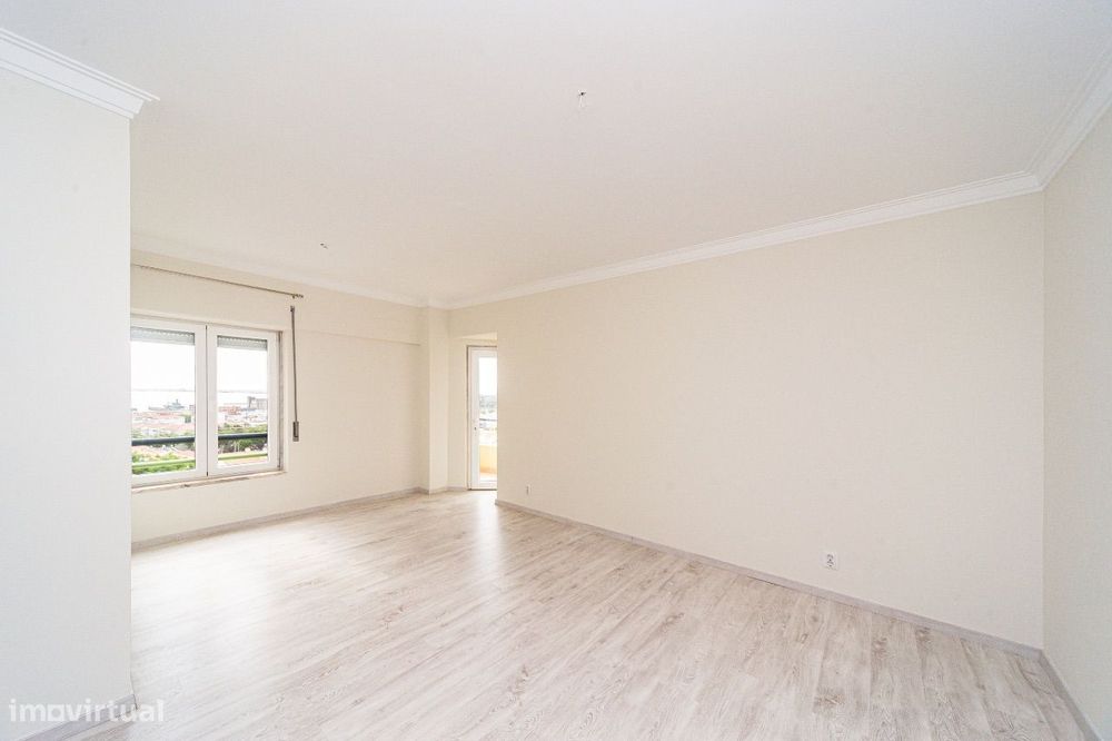 Alugo Apartamento T2 Almada – renovado - Excelente Localização