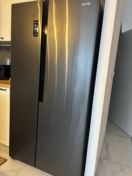 Lodówka side by side noFrost czarna kostkarka inverter gorenje