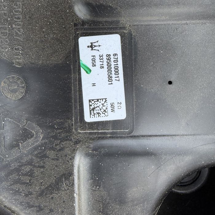 Саббуфер динамик maserati levante 670100017
