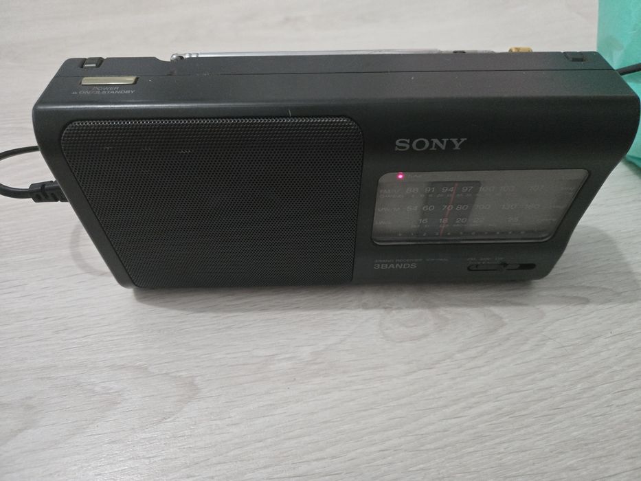 Rádio Sony ICF-780L