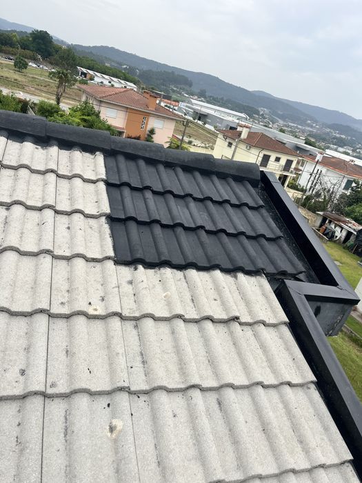 Telhados em geral é com  S.O.S TELHADOS