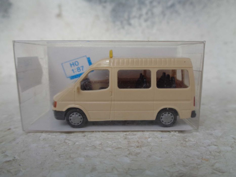 1:87 DM Taxi Ford Transit BUS