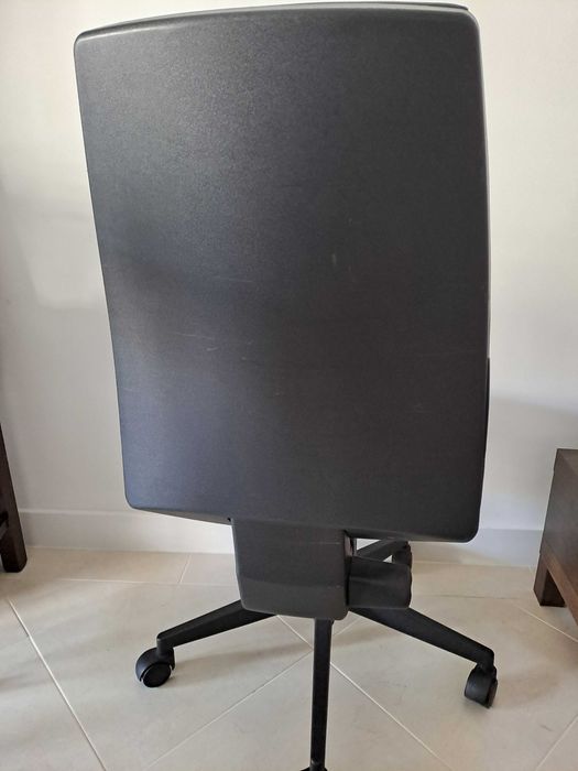 Cadeira de escritório giratória