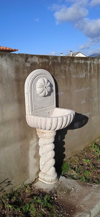 Fonte de água, para aplicar em qualquer entrada