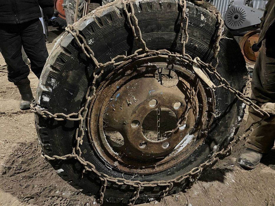 Ланцюги на колеса зил-130.Можливо Зіл 131.
