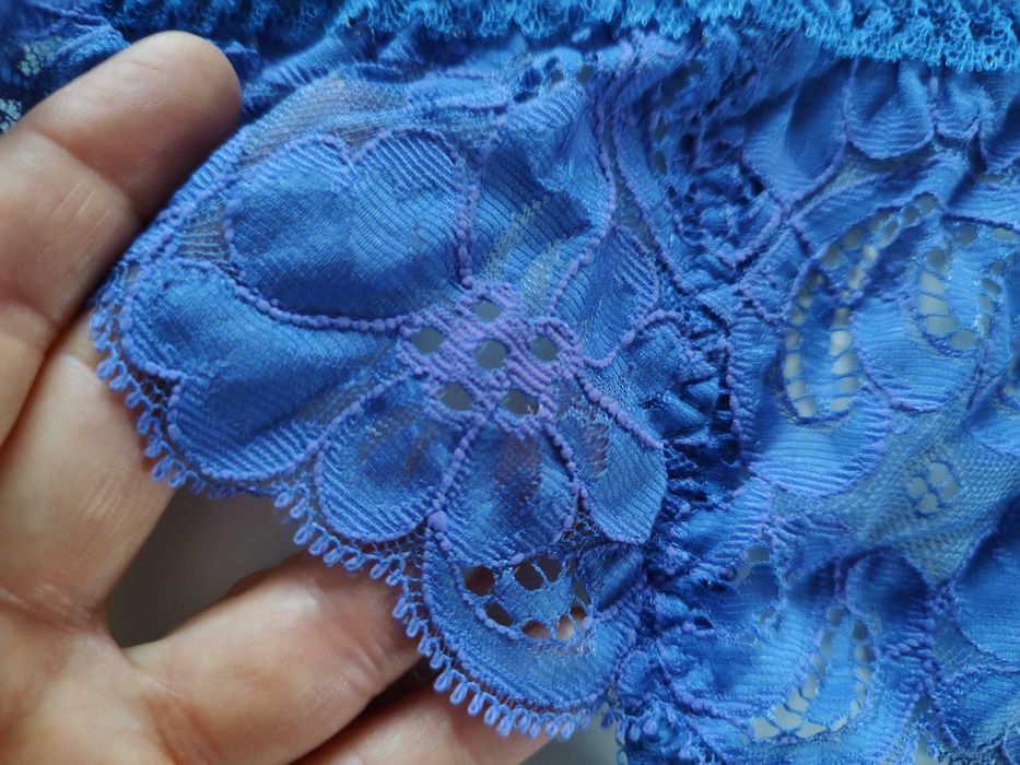 Chabrowy pas do pończoch marki Triumph. Rozmiar EU75