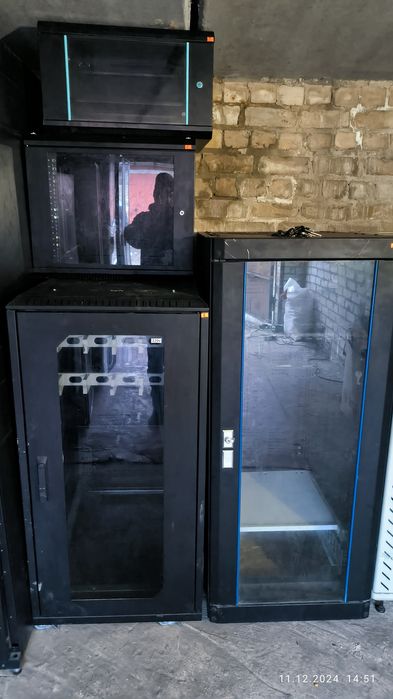 Шафи серверні та стійки 6U 9U 12U 15U 25U 27U 33U 37U 42U