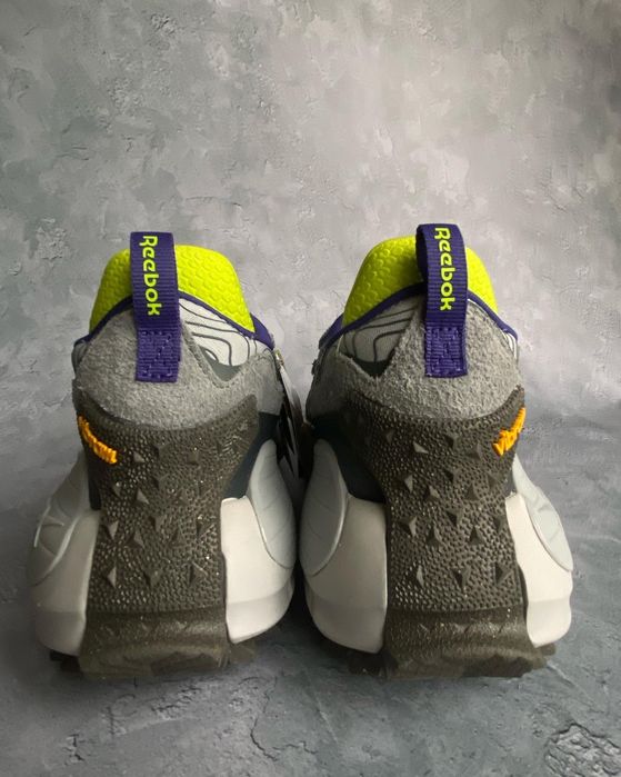 Reebok Zig Kinetica 2.5 Edge Unisex Оригінал
Zig Kinetica 2.5 Edge Uni