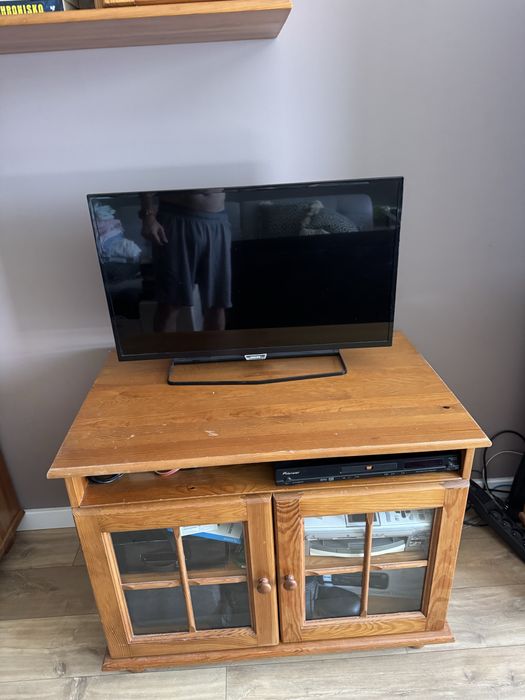 Zestaw 6 czesci mebli drewnanych