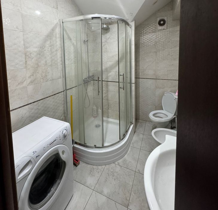 Підселення дівчини в окрему кімнату, р-н центр