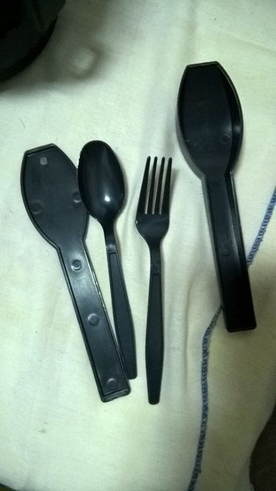 Termo com 3 caixas e talheres