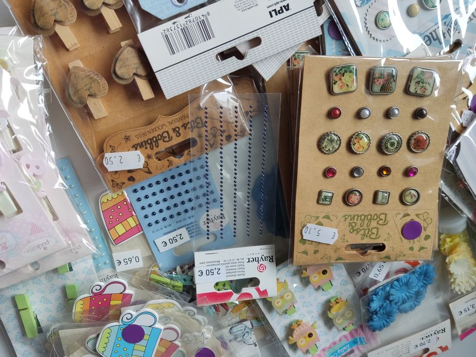 Acessórios para trabalhos manuais ou scrapbooking