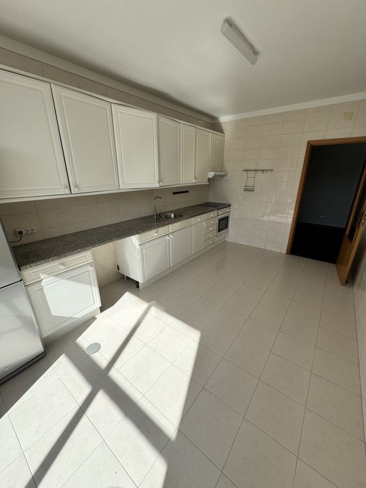 Apartamento T2 c/ Garagem