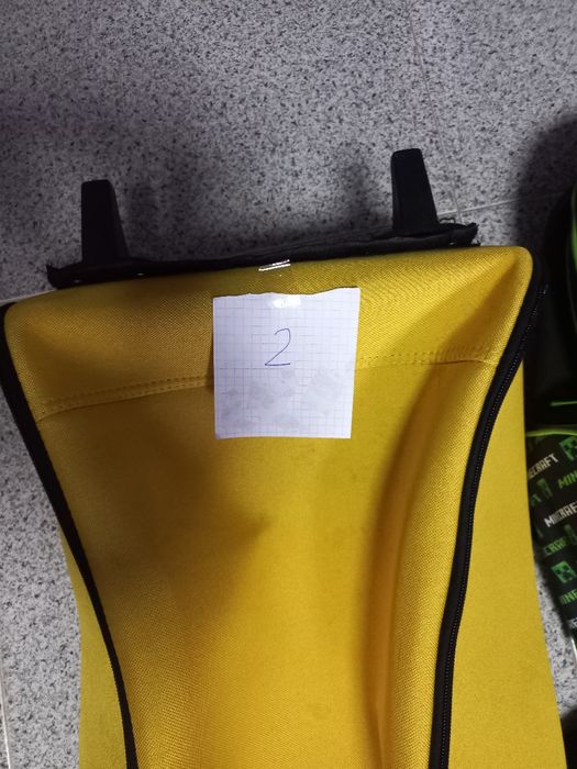 Várias mochilas tudo em bom estado