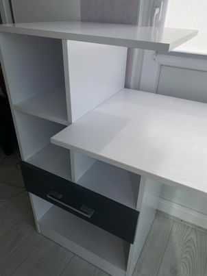 Робочий стіл у відмінному стані