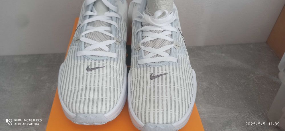 Buty Nike LeBron witness VI