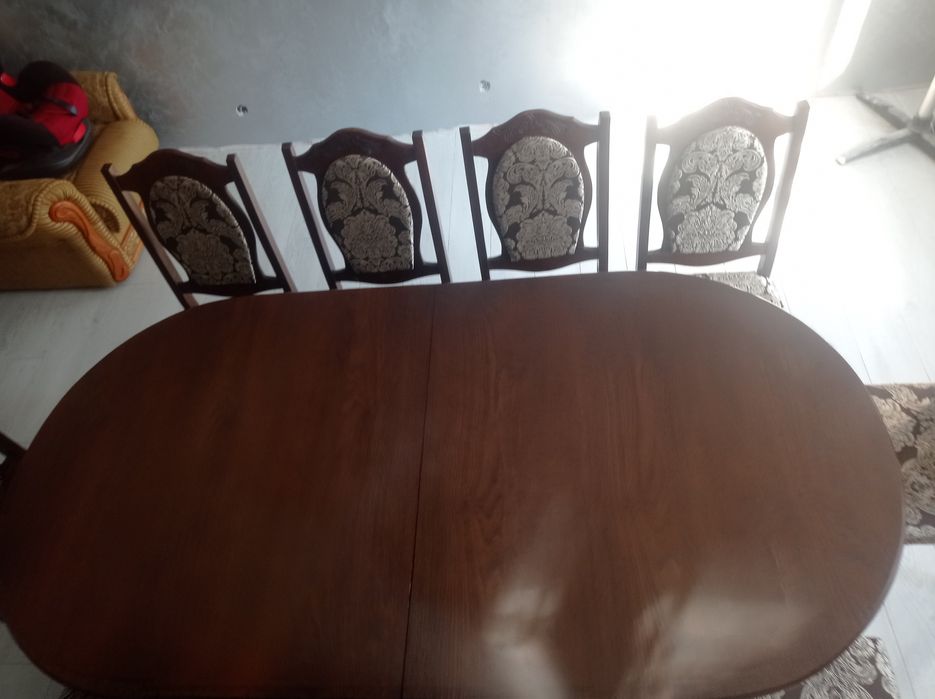 Гостьовий стіл ( без крісел )