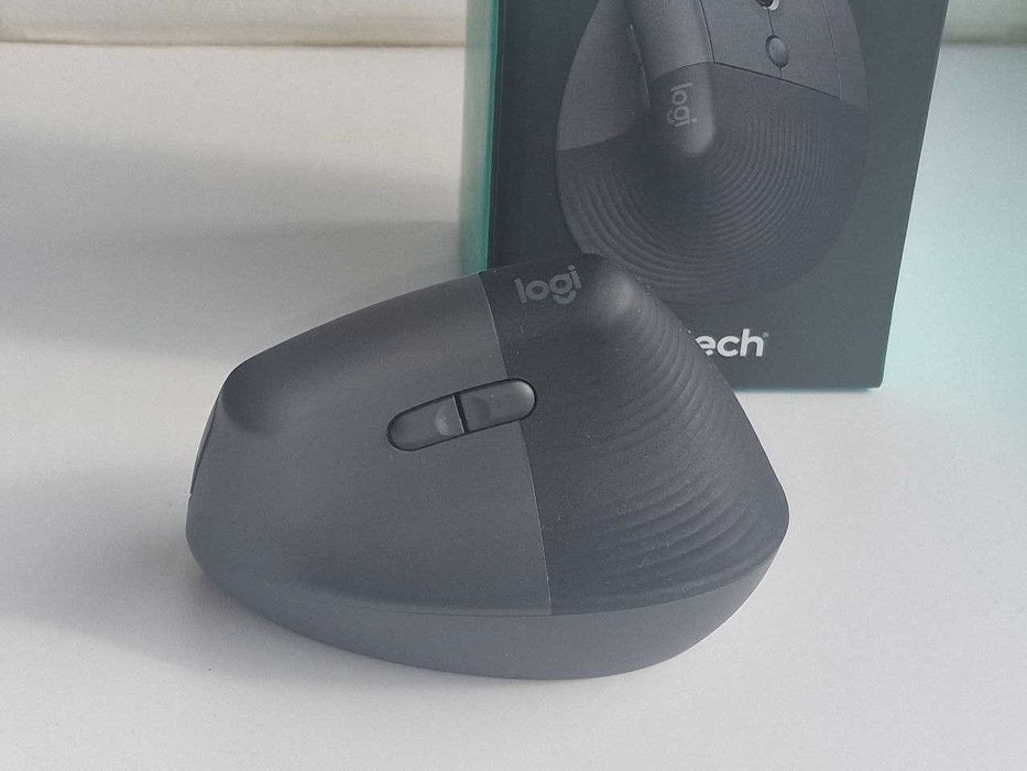 Logitech Lift Vertical бездротова миш