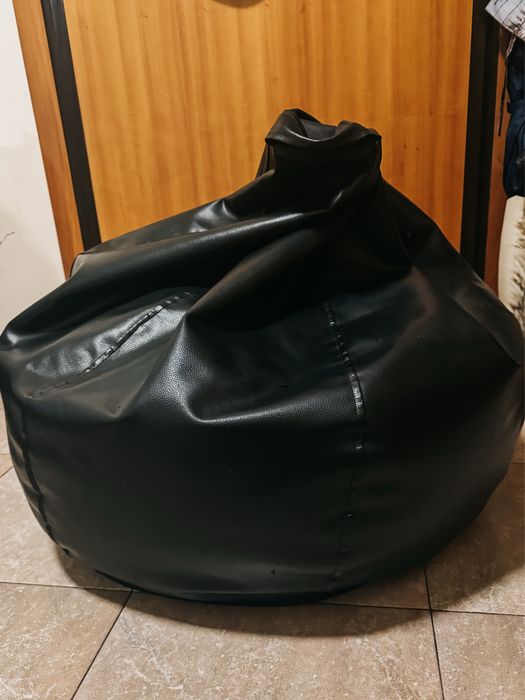 Puff preto em bom estado