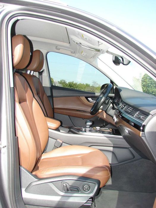 Audi Q7 3.0 турбо 2017 год (7 МЕСТ) на коже с панорамой